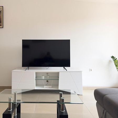 3 Bedroom Apt, Free Wifi & Ac, Cidadela - Lcgr Praia Bagian luar foto