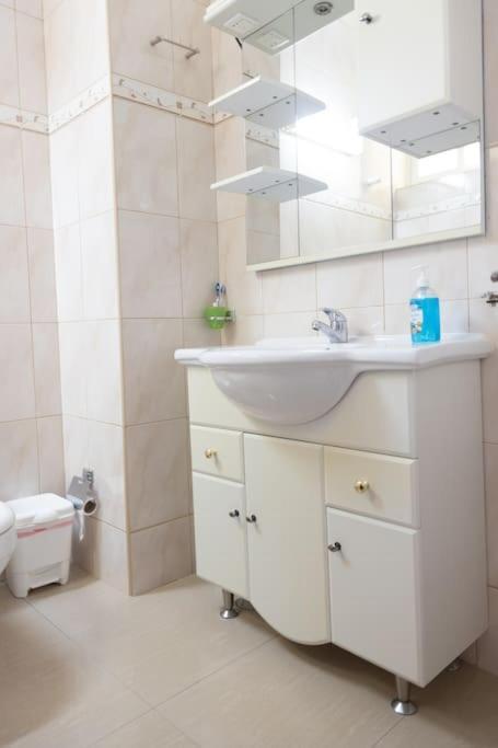 3 Bedroom Apt, Free Wifi & Ac, Cidadela - Lcgr Praia Bagian luar foto