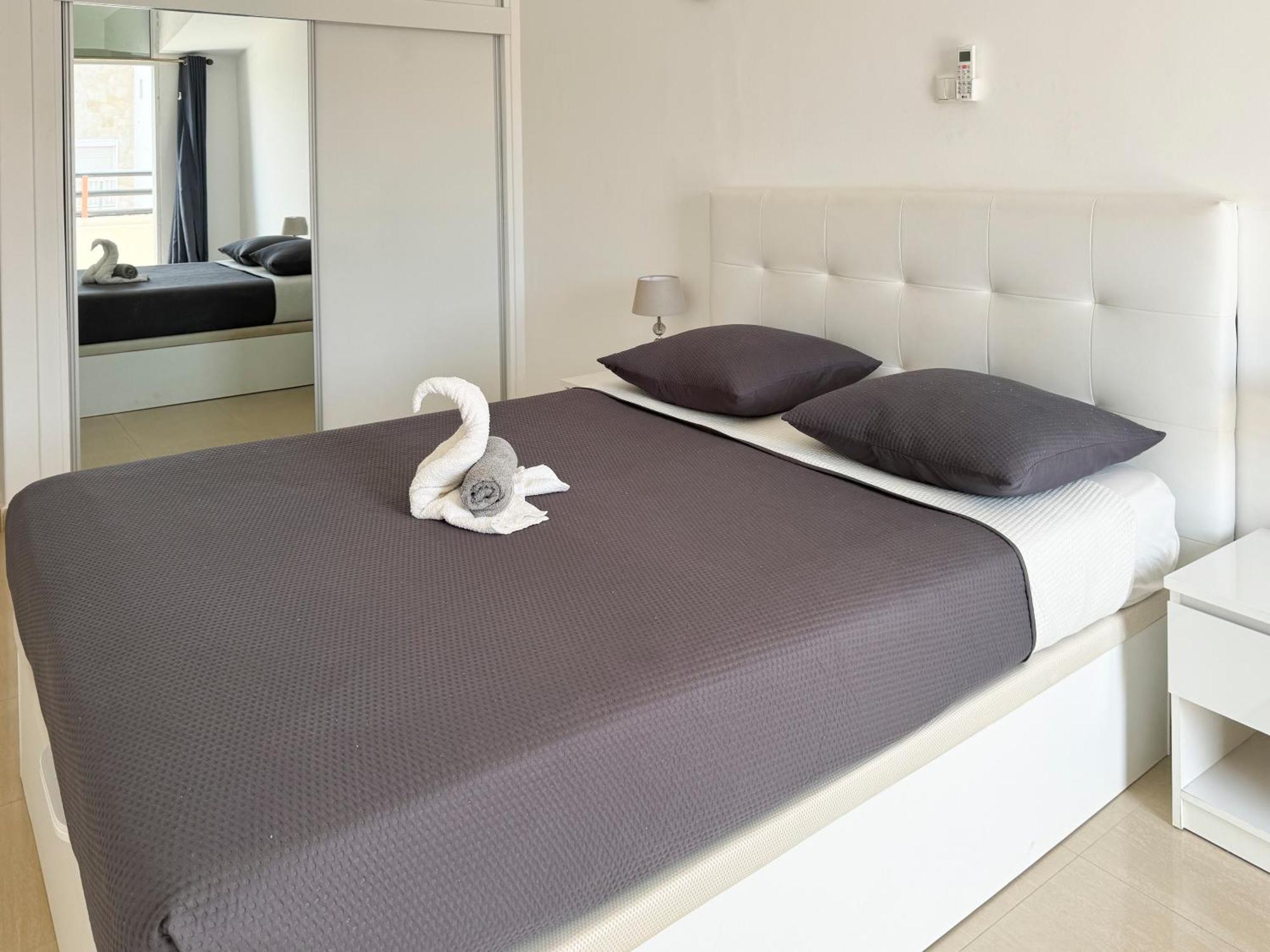 3 Bedroom Apt, Free Wifi & Ac, Cidadela - Lcgr Praia Bagian luar foto