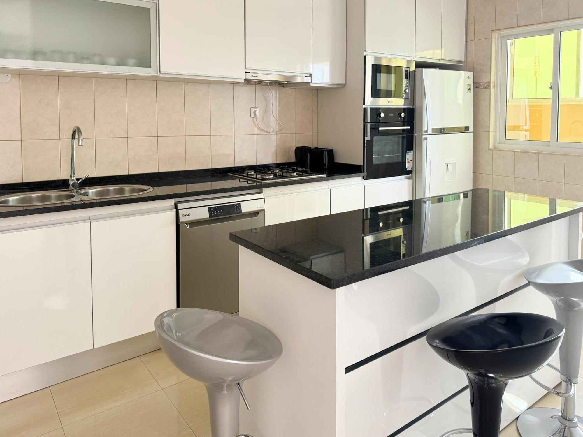 3 Bedroom Apt, Free Wifi & Ac, Cidadela - Lcgr Praia Bagian luar foto